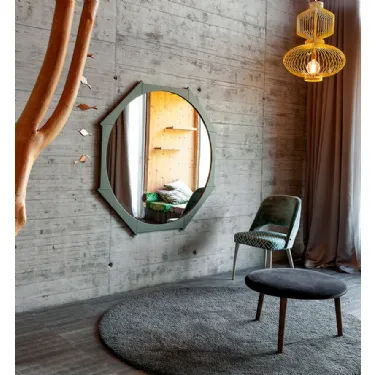 Specchio Colibri con cornice in legno di Rovere di Devina Nais