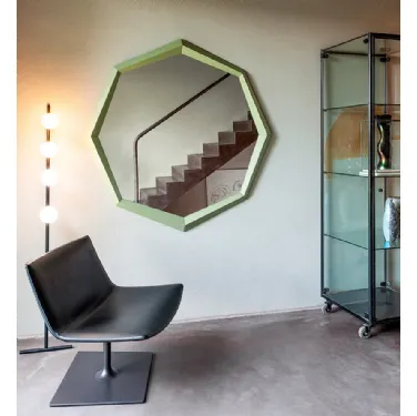 Specchio Diamond con cornice in Rovere massello di Devina Nais