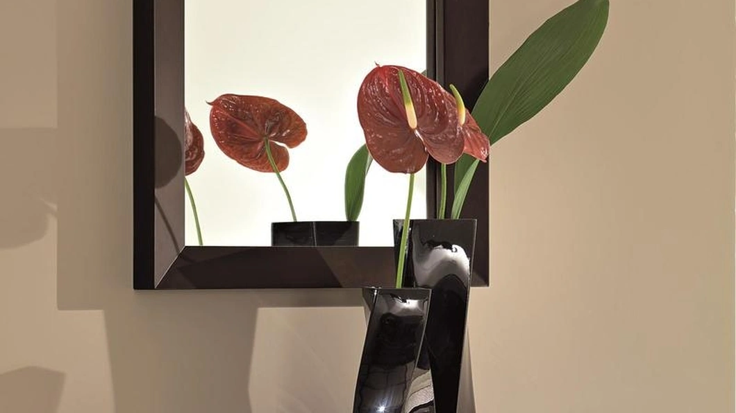 Specchio quadrato con cornice in legno di Stones