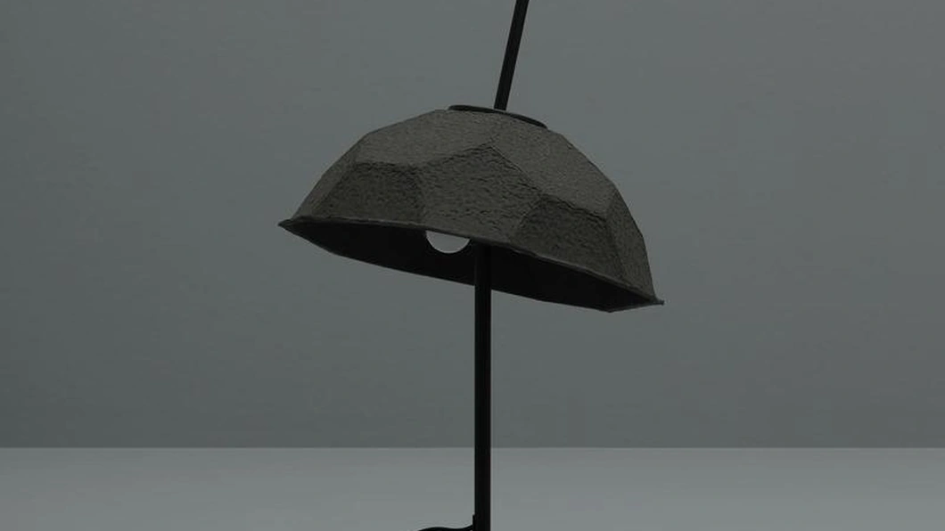 Lampada da tavolo in cartone riciclato Egg di Stones