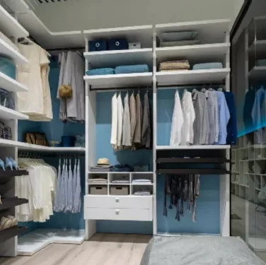 Cabina Armadio in laminato Bianco e laccato cielo NC403 di Moretti Compact