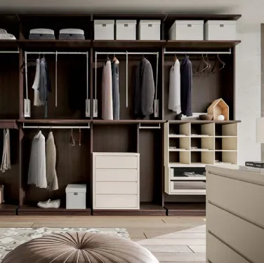 Cabina Armadio Wall Domino 58 in Rovere fumé e laccato opaco di Veneran