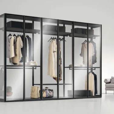 Armadio con anta battente Glass in vetro e telaio in alluminio di Veneran