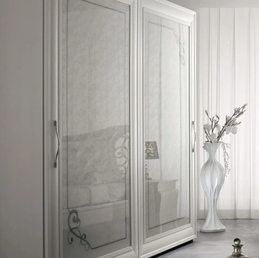 Armadio scorrevole Prestige 01 in legno laccato e vetro di Spar