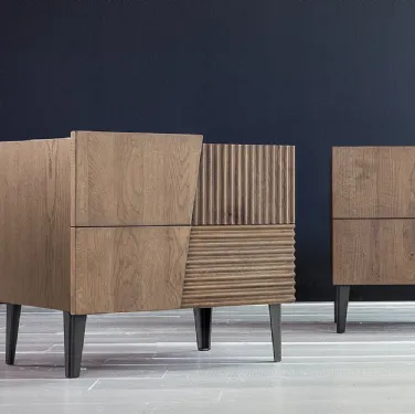 Comodino Design in Rovere massello laccato Verde di Devina Nais