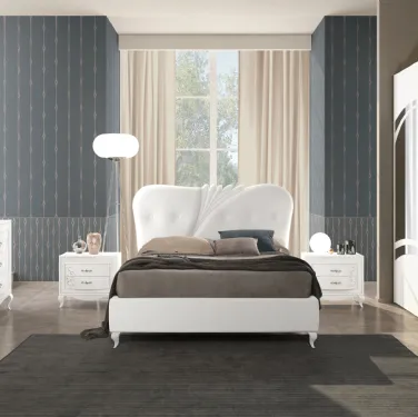 Letto con testiera in ecopelle con particolare in frassino bianco Kelly di Adriatica