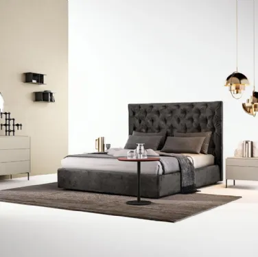 Letto con testiera in tessuto trapuntato V02 Merak di Mercantini
