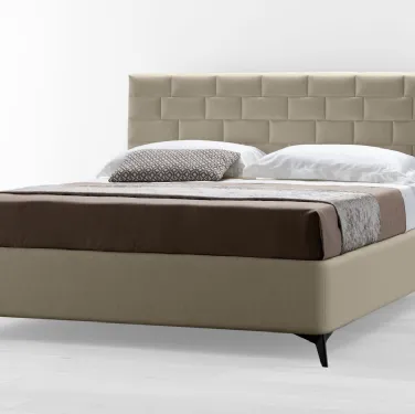 Letto Wall in tessuto con finitura della testata con design a mattoni di Stilfar  Italia