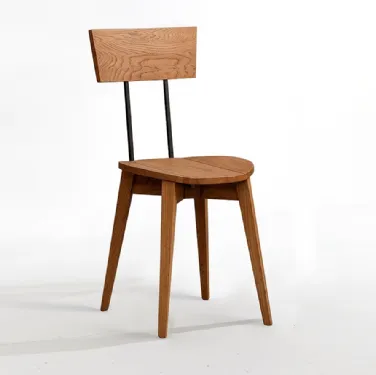 Sedia SD240 in Rovere massello di Devina Nais
