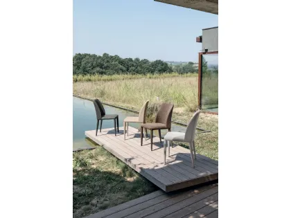 Sedia Vienna interamente rivestita in morbido tessuto Soft Touch Vintage di Target Point