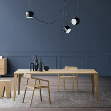 Tavolo Smart in legno massello di Rovere di Devina Nais