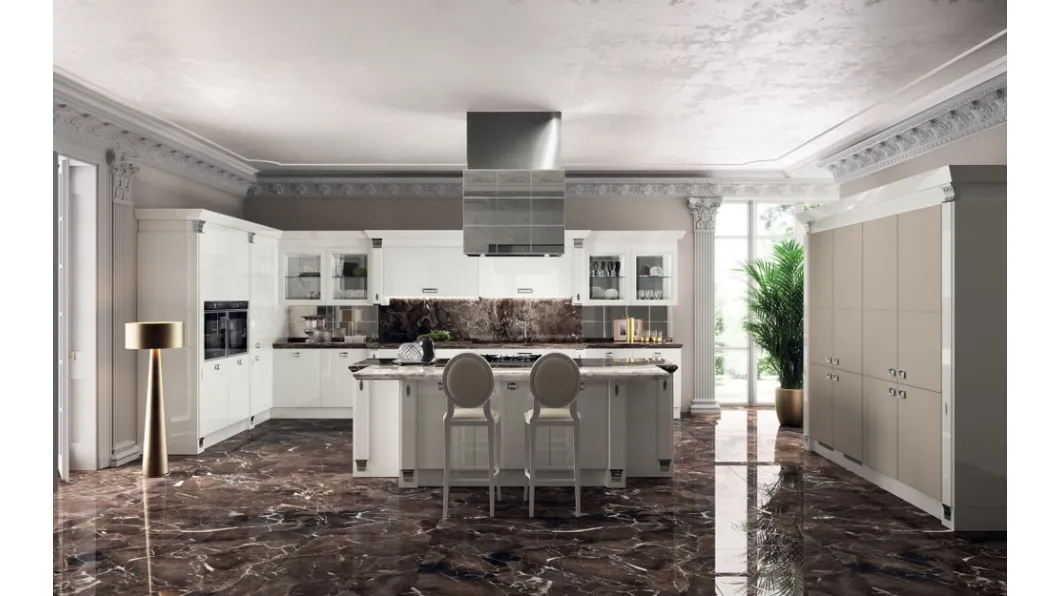 Cucina Classica Exclusiva in laccato lucido Bianco e pelle di Scavolini