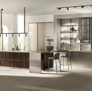 Cucina Moderna con isola e penisola Mira in Eucalipto e laccato lucido effetto perlato Perlage di Scavolini