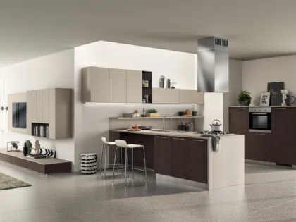 Cucina Moderna lineare Sax in laccato opaco Visone e in decorativo Noce Fashion di Scavolini